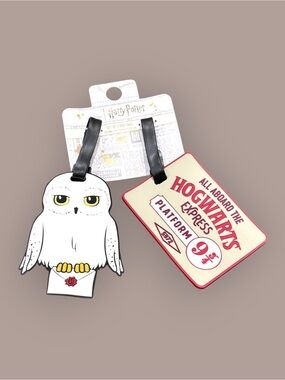 Warner Bros. White and Red Hedwig & Hogwarts Express Luggage Tag Set